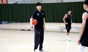 开云官网-邱彪：王证赵浩然马延东外还会有1名青年队队员签约一队 人选待定