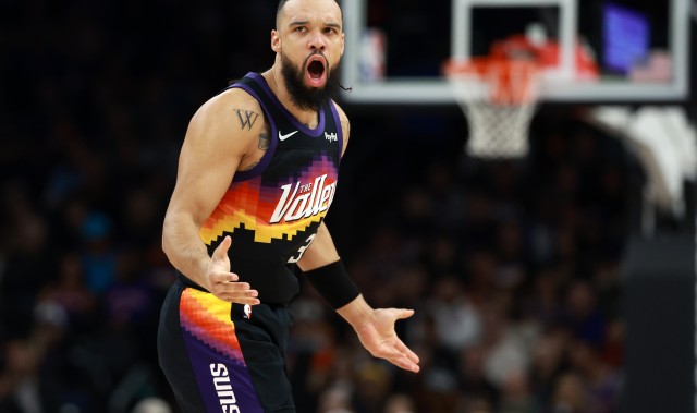 上头啊！狄龙24中11&amp;三分10中1拿到25分 技犯+关键恶犯葬送比赛