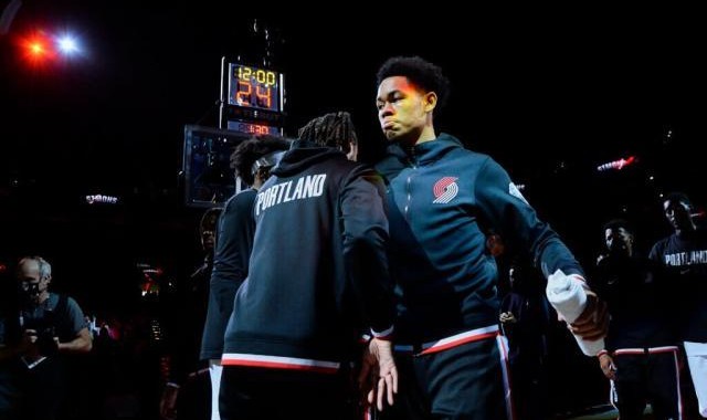 开云官网-利拉德倒下7胜4负！开拓者是时候换一种活法了？