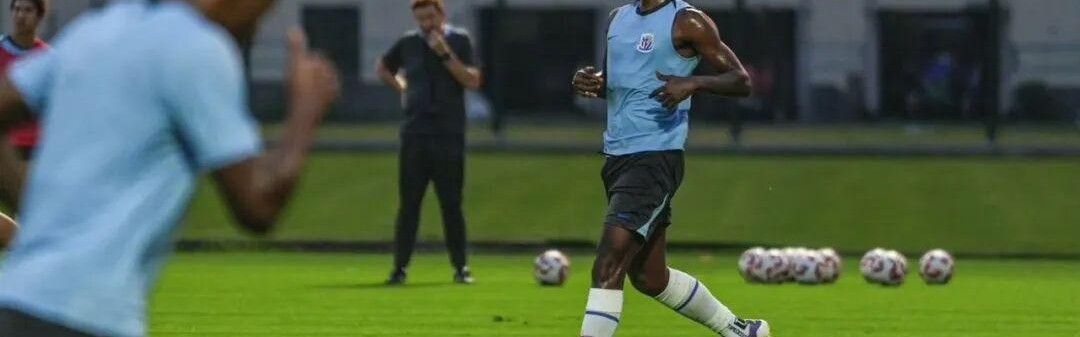 记者：阿苏埃未回非洲参加国家队比赛，申花将组织集体观影