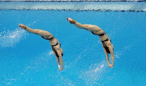 25日看点：跳水举重冲击冠军 郎门女将初试身手